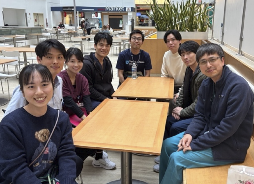 世界の第⼀線で活躍されるTJU 胸部外科の菊池先⽣と